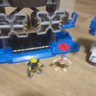 Estación Policía Robot Fisher Price