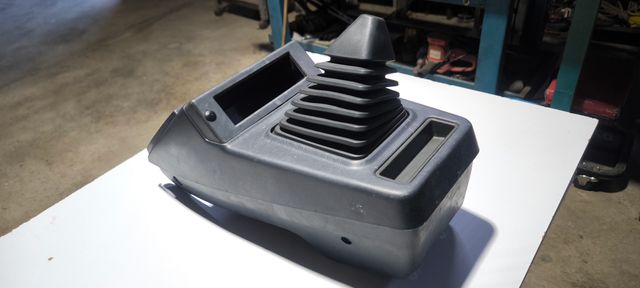 Consola y Fuelle Cambio Mitsubishi Space Wagon