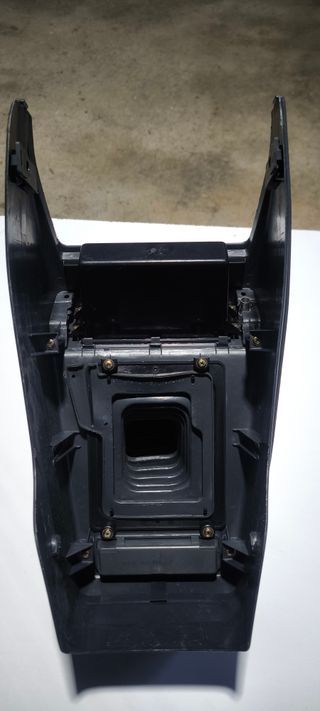 Consola y Fuelle Cambio Mitsubishi Space Wagon