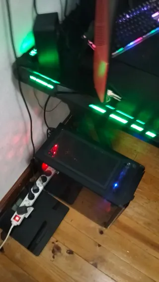 PC Nitropc Negro/Rojo (Con monitor)