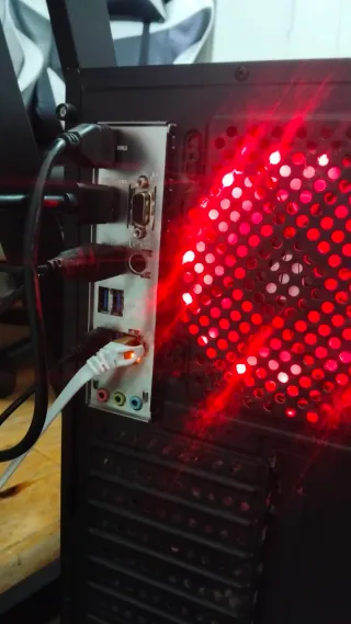 PC Nitropc Negro/Rojo (Con monitor)