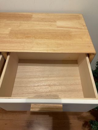 Consola de madera con 3 cajones