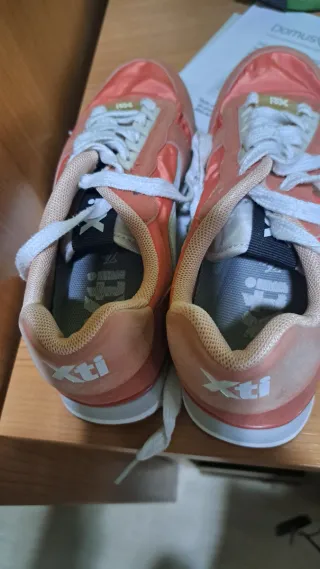 Tenis Naranja y Rosa