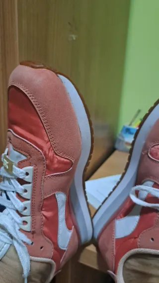 Tenis Naranja y Rosa