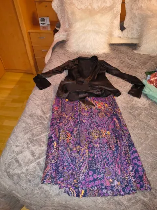Conjunto Falda Larga y Chaqueta Mujer
