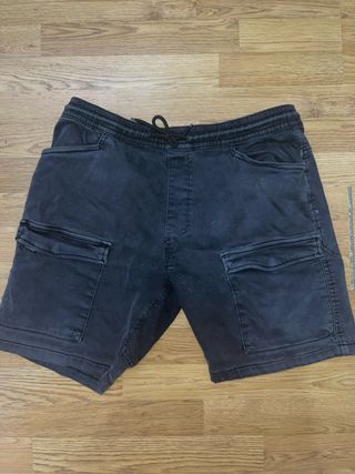 Pantalón corto cargo negro