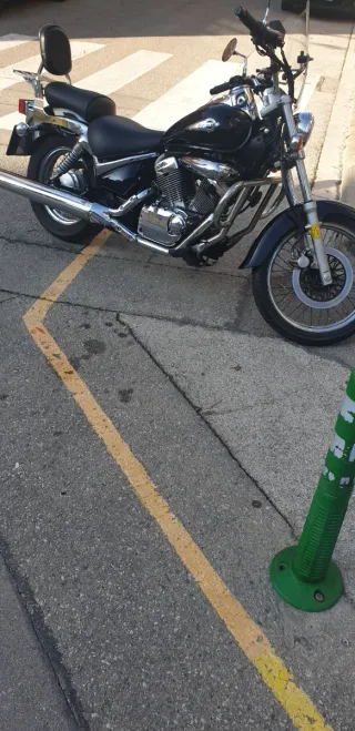 Moto Custom Suzuki Intruder 250cc.