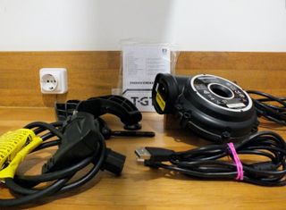 Thrustmaster T-GT II firmado por Coque López.