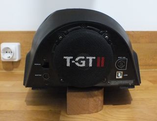Thrustmaster T-GT II firmado por Coque López.