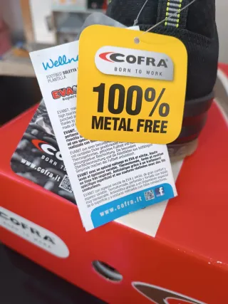 Zapatos de seguridad Cofra negros y verdes