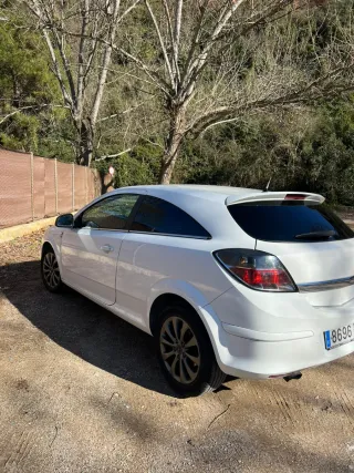 Opel Astra 2011