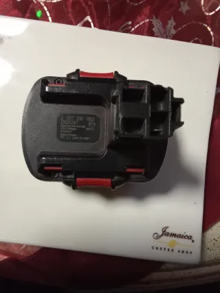 Cargador Bosch AL 1411 DV 14.4V +batería 1