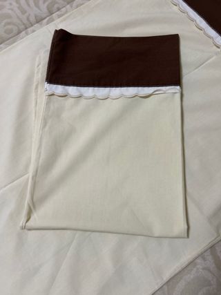 Coppia Federe Letto Beige e Marrone