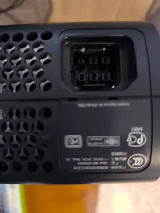 Xbox 360 Elite 120GB + Minecraft + Mando