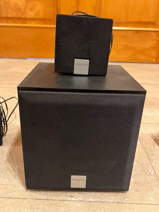 Altavoces Creative 5.1 + subwoofer (5 satélites)
