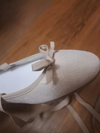 Zapatos planos niña beige con lazo talla 37