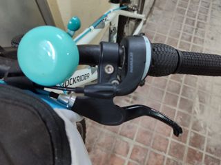 Bici infantil Rockrider con casco y cesta