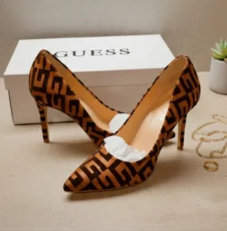 Scarpe Guess con tacco fantasia geometrica