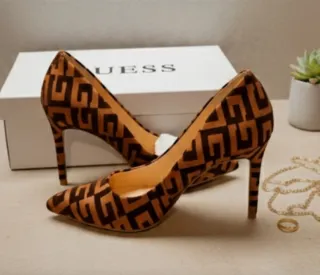 Scarpe Guess con tacco fantasia geometrica