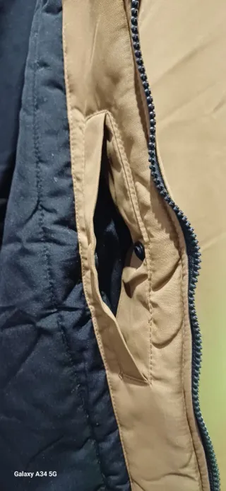 Abrigo hombre capucha