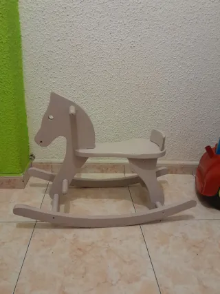 Caballito balancín infantil de madera