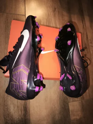 Botas de fútbol Nike Talla 41