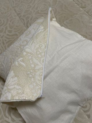 Fodera Cuscino decorativo beige con pizzo