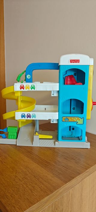 Parking Fisher Price con coches