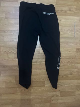 Pantalón ZARA negro con bolsillos cargo