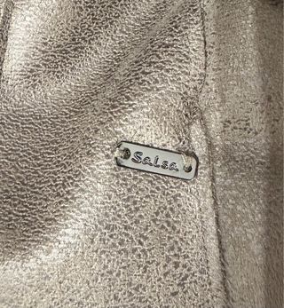 Abrigo Salsa gris con capucha de pelo