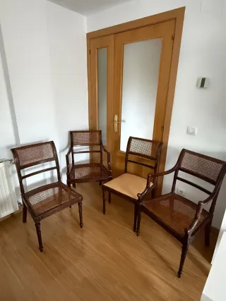 Juego 4 Sillas Antiguas Ratán y Madera