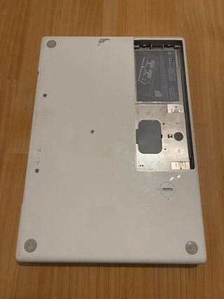 Macbook Blanco de 2008, con 2gb para piezas