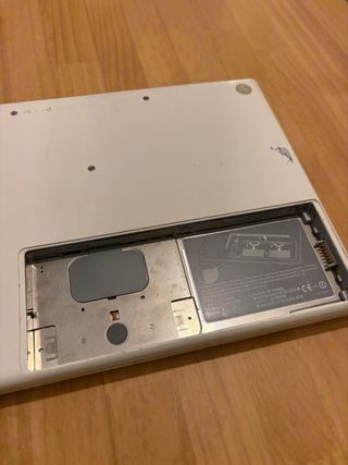 Macbook Blanco de 2008, con 2gb para piezas