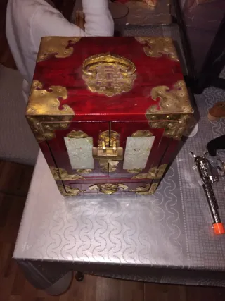 Joyero Asiático Rojo y Dorado