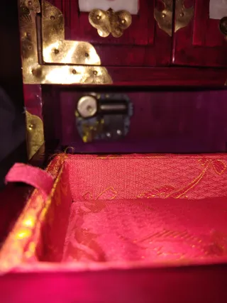 Joyero Asiático Rojo y Dorado