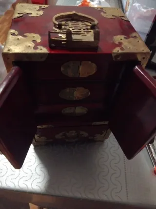 Joyero Asiático Rojo y Dorado