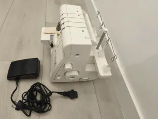 Máquina de coser Singer 14SH654