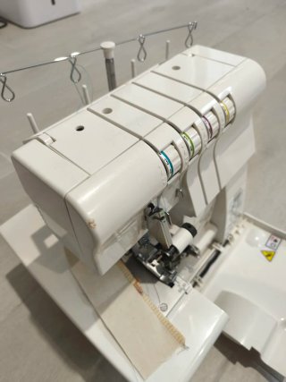Máquina de coser Singer 14SH654