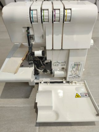 Máquina de coser Singer 14SH654