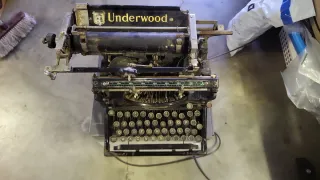 Máquina de escribir Underwood antigua