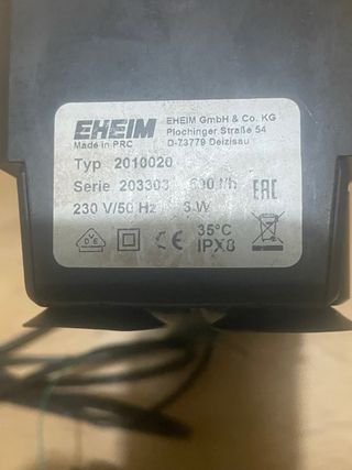 Acuario 86L con dos tapas ( una no funciona).