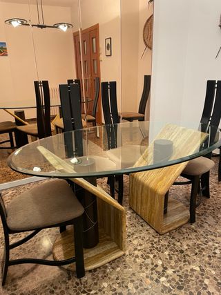 Mesa de comedor de mármol travertino y cristal