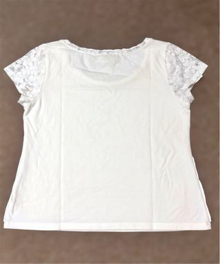 Camiseta Hollister encaje floral blanca Talla M
