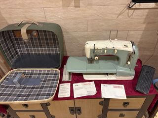 Máquina de coser Adlerette automática