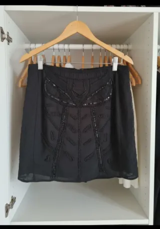 Falda negra con lentejuelas