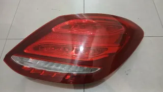 Piloto trasero Mercedes Benz