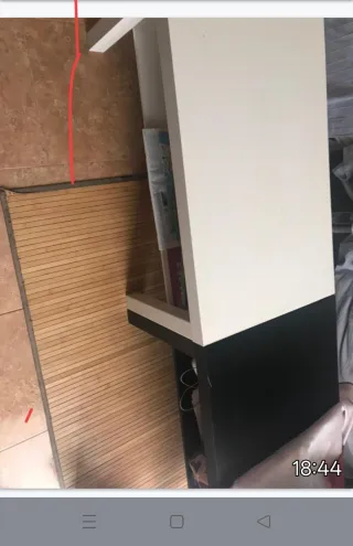 Mesa auxiliar Ikea  madera 20 euros cada una