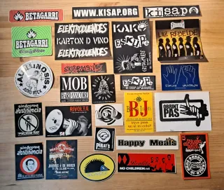 Lote Adhesivos y CDs Punk, Rock, Ska y Hip hop...