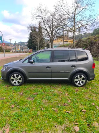 Volkswagen Touran 2011