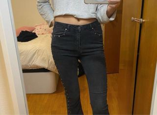 Pantalones vaqueros flare con tachuelas Brownie